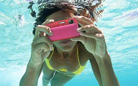 Top 6 “Naked” Waterproof Compact Cameras for the Beach!