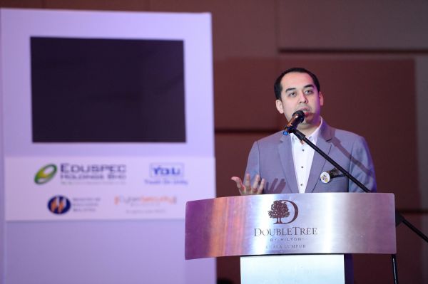 Chairman of Youth on Unity (Y.O.U.), Mohd Nazifuddin bin Dato' Sri Mohd Najib Lim giving a speech about Digital Campus 2015.