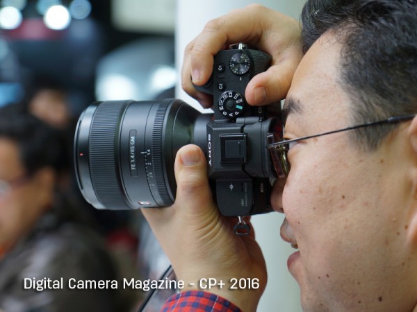 Visitors hands-on the 85mm