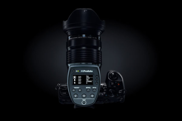 901046-Profoto-Air-Remote-TTL-O-on-camera-product-portrait-front-LR-1-600x402