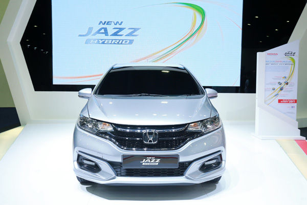 New Honda Jazz Petrol Opens For Booking With New Sport Hybrid I Dcd
