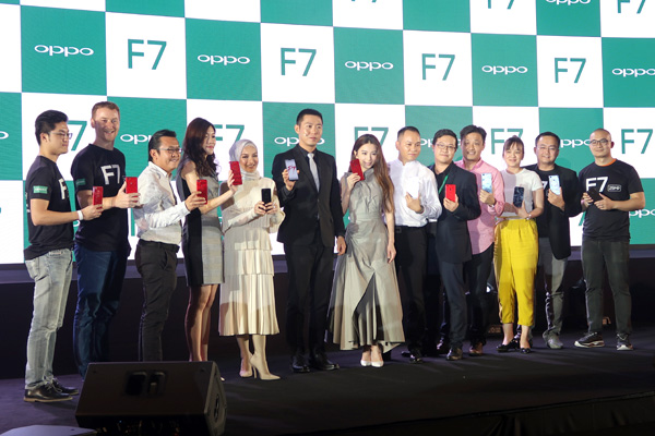 oppof7launch3