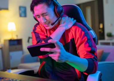 Neck and back pain, among the common aches for gamers