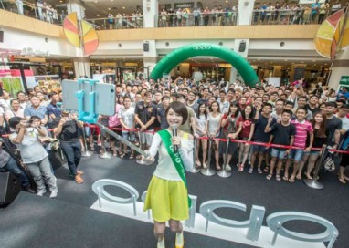 Famous Artist Min Chen celebrates OPPO F1s’ First Sale Roadshow with Penang folks