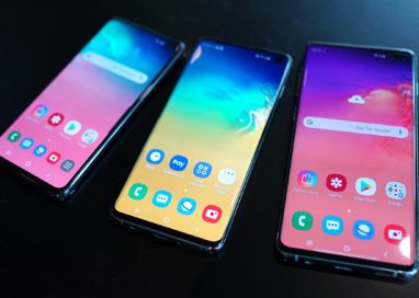 Samsung Galaxy S10 : More Screen, Cameras and Features