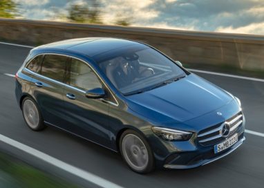 Mercedes-Benz expands its compact car family with two new model variants.